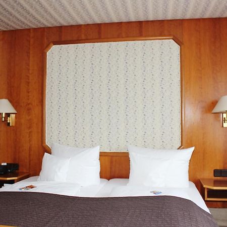 Landhotel Zum Boehm Roth  ภายนอก รูปภาพ