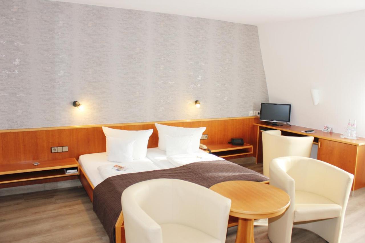 Landhotel Zum Boehm Roth  ภายนอก รูปภาพ