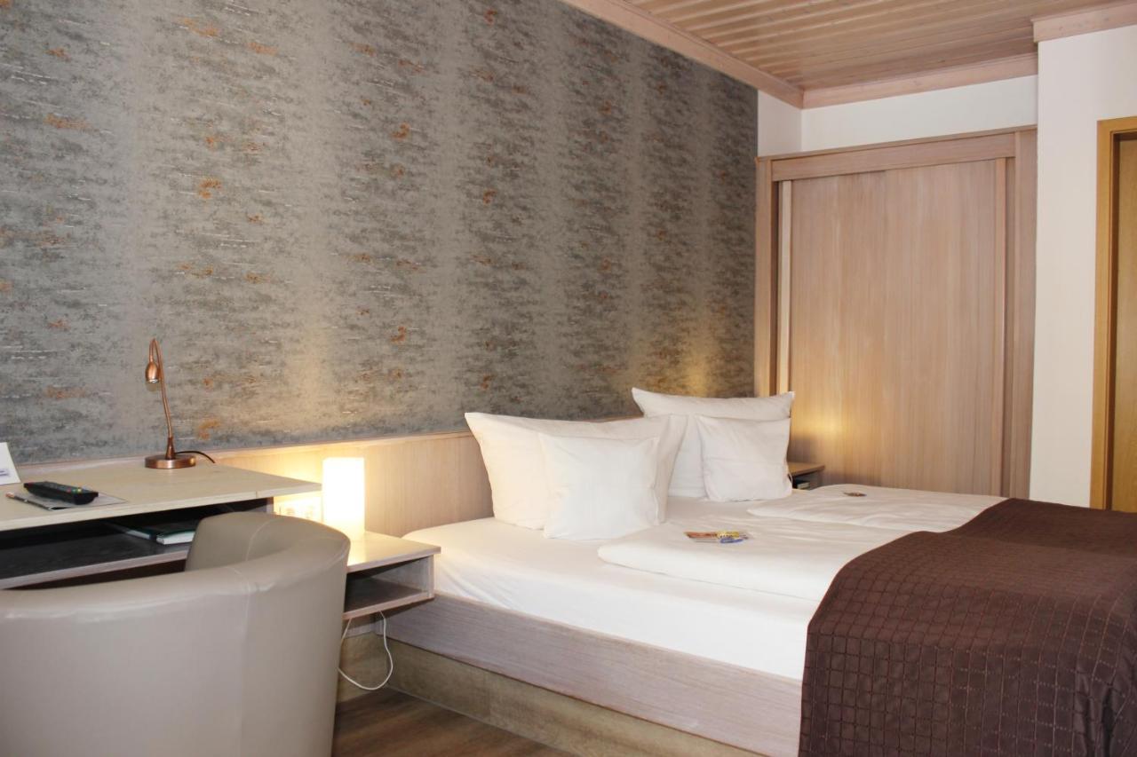 Landhotel Zum Boehm Roth  ภายนอก รูปภาพ