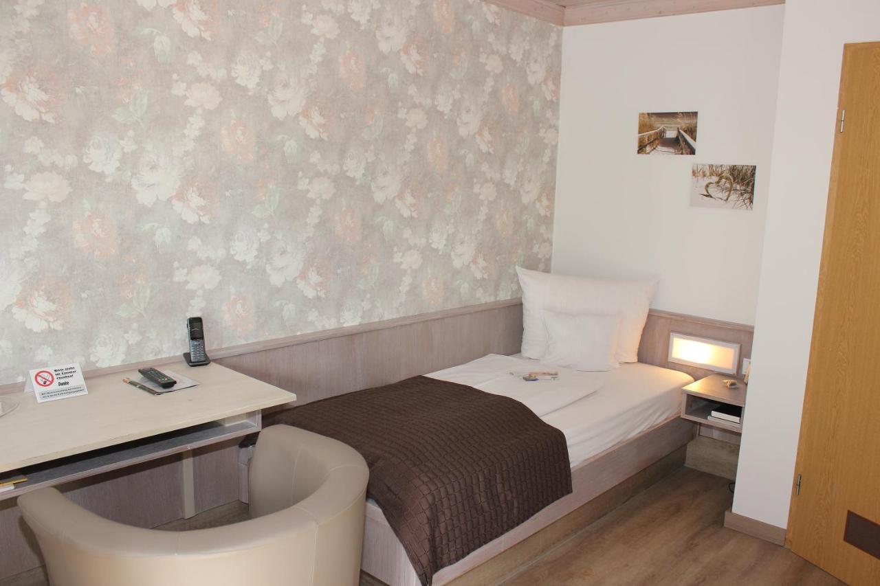 Landhotel Zum Boehm Roth  ภายนอก รูปภาพ
