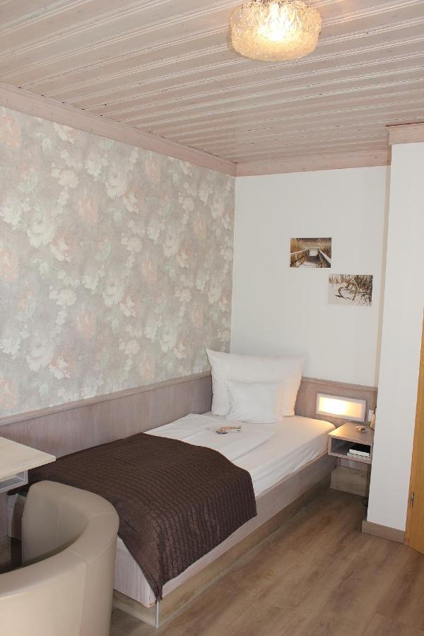 Landhotel Zum Boehm Roth  ภายนอก รูปภาพ