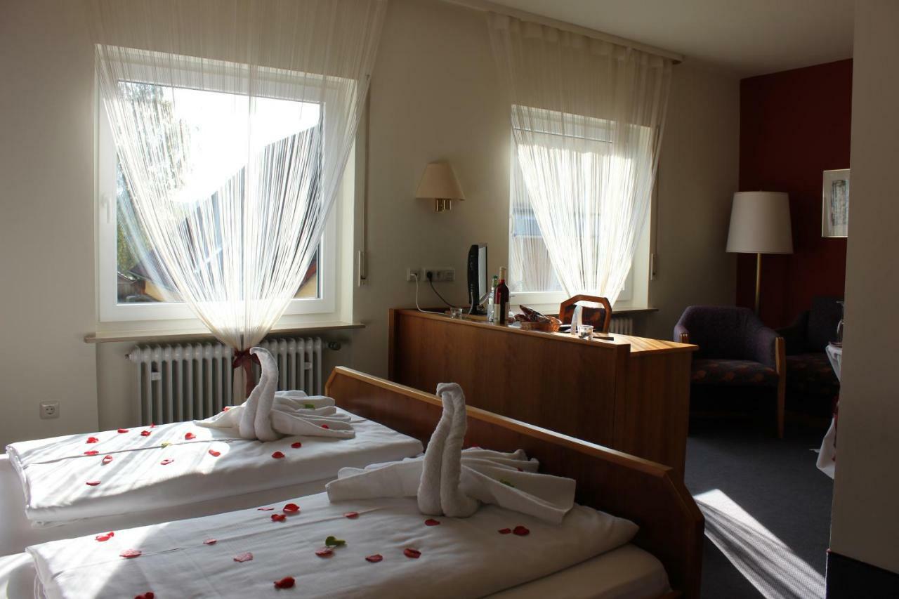 Landhotel Zum Boehm Roth  ภายนอก รูปภาพ